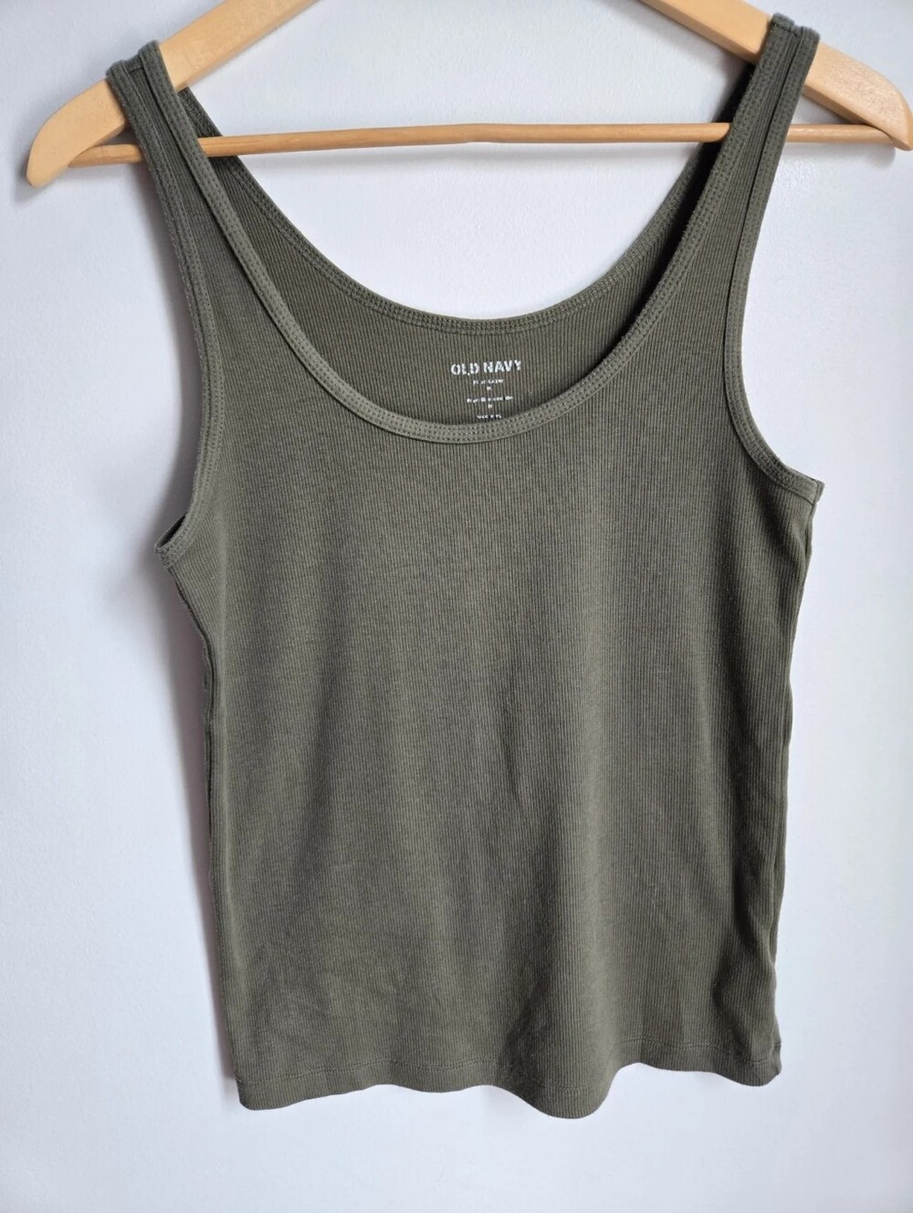 🎁 OLD NAVY Olive Ribbed Scoop Neck Tank Top